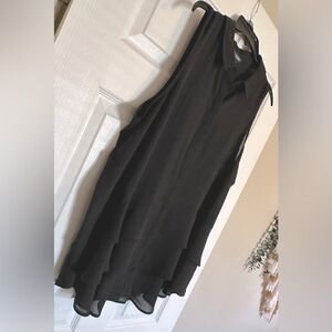 NWT Black Simply Vera Sleeveless Button-Down Asymmetrical Collared Blouse